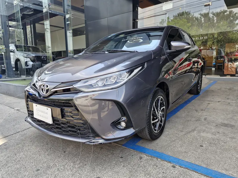 Foto Toyota Yaris S usado (2022) color Gris precio $287,000