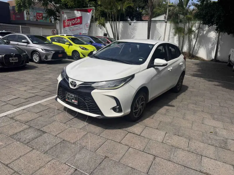 Foto Toyota Yaris 5P 1.5L S Aut usado (2021) color Blanco precio $275,000