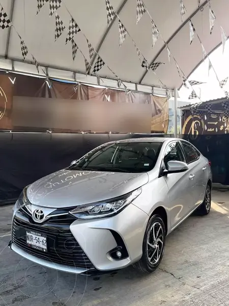 Foto Toyota Yaris 5P 1.5L S Aut usado (2021) color Plata precio $299,000