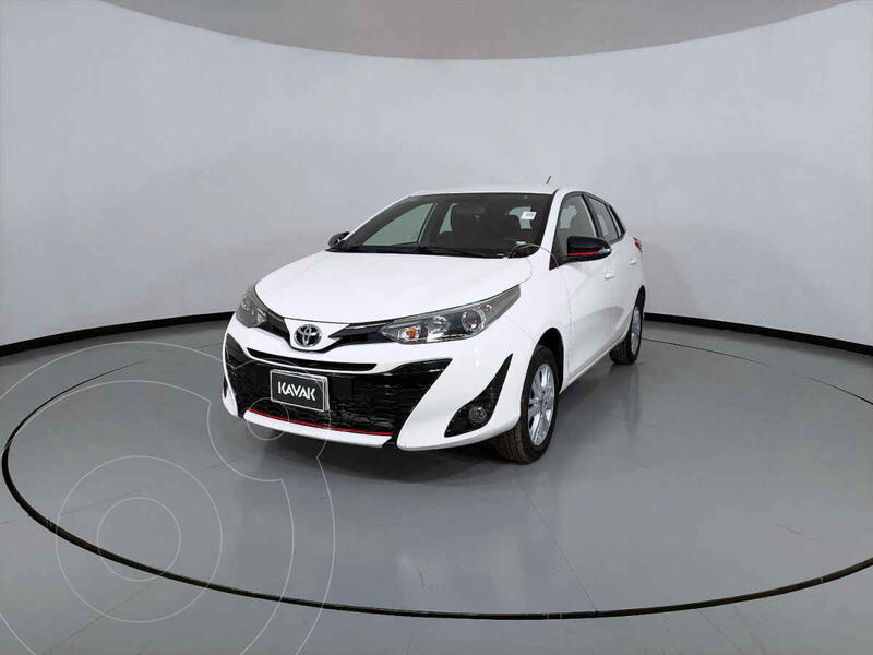 Foto Toyota Yaris 5P 1.5L S Aut usado (2020) color Blanco precio $302,999