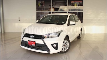 foto Toyota Yaris 5p Hatchback S L4/1.5 Aut usado (2017) color Blanco precio $195,000