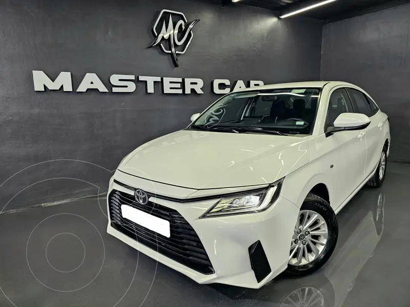 Foto Toyota Yaris Base Aut usado (2024) color Blanco precio $319,000