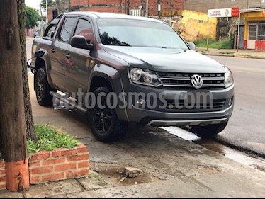 foto Volkswagen Amarok DC 4x2 Dark Label usado (2015) color Gris Off-Road precio $1.290.000