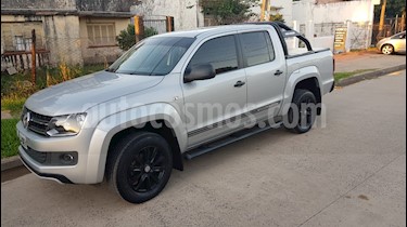 foto Volkswagen Amarok DC 4x2 Dark Label usado (2014) color Plata Reflex precio $1.230.000