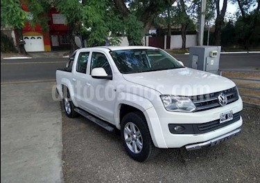 Volkswagen Amarok DC 4x4 Trendline (180Cv) Aut usado (2015) color Blanco Cristal precio $1.500.000