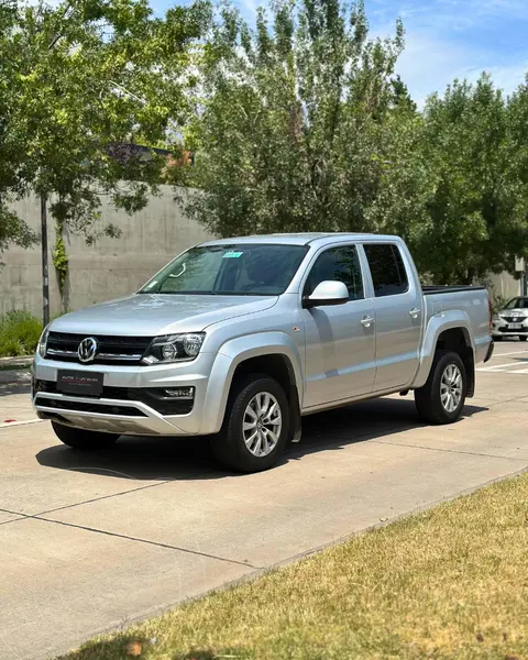 Foto Volkswagen Amarok 2.0L Trendline 4x2 usado (2019) color Gris precio $15.990.000