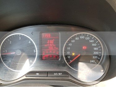 foto Volkswagen Amarok Trendline 4X4 usado (2014) color Gris precio $12.850.000