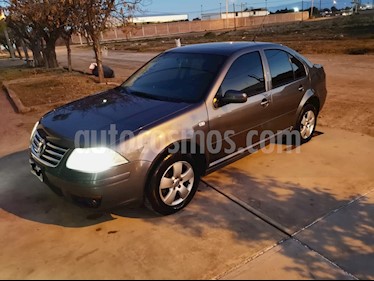 foto Volkswagen Bora 1.9 TDi Trendline usado (2008) color Gris Platinium precio $290.000