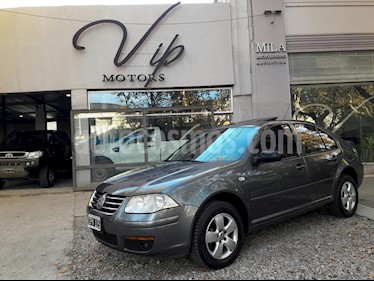 Foto venta Auto usado Volkswagen Bora 2.0 Trendline (2010) color Gris Oscuro precio $275.000