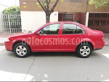 foto Volkswagen Bora 2.0 Trendline usado (2013) color Rojo precio $370.000