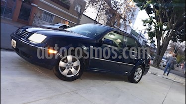 Volkswagen Bora 2.0 Trendline usado (2004) color Azul precio $215.000