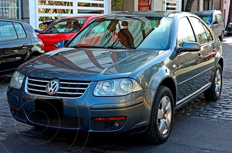 Foto Volkswagen Bora 2.0 Trendline usado (2014) color Gris precio u$s8.500