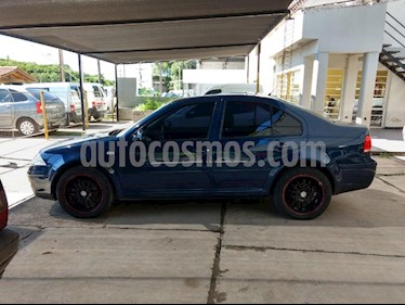 foto Volkswagen Bora 2.0 Trendline usado (2012) color Azul precio $430.000