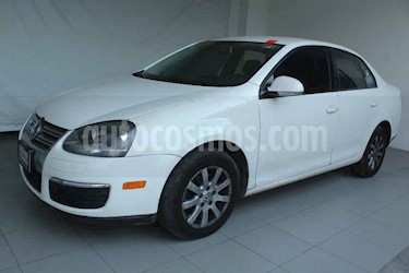 foto Volkswagen Bora 4p Style Tiptronic Rin Aluminio usado (2010) color Rojo precio $99,000