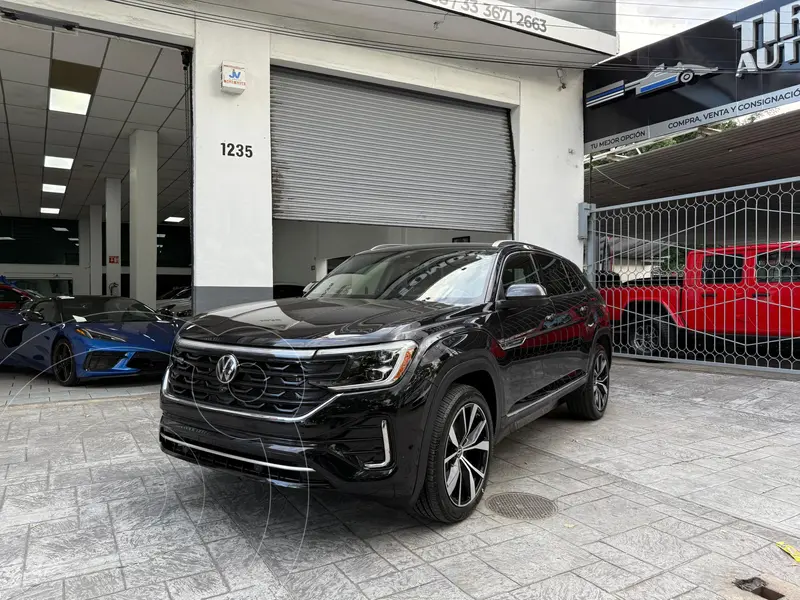 Foto Volkswagen Cross Sport R-Line usado (2024) color Negro precio $1,048,000
