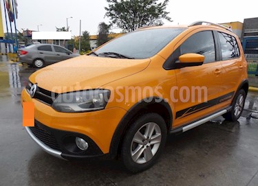 foto Volkswagen Crossfox 1.6L usado (2011) color Amarillo Imola precio $18.000.000