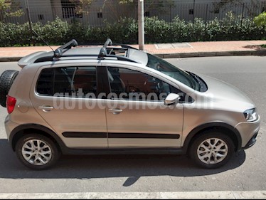 foto Volkswagen Crossfox 1.6L usado (2015) color Plata precio $35.000.000