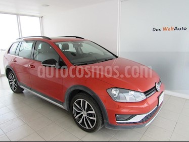Foto venta Auto Seminuevo Volkswagen CrossGolf 1.4L (2017) color Naranja precio $315,000
