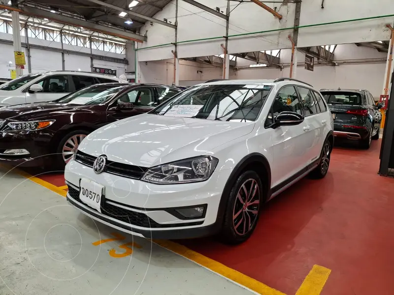 Foto Volkswagen CrossGolf 1.4L usado (2017) color Blanco financiado en mensualidades(enganche $69,500 mensualidades desde $6,300)