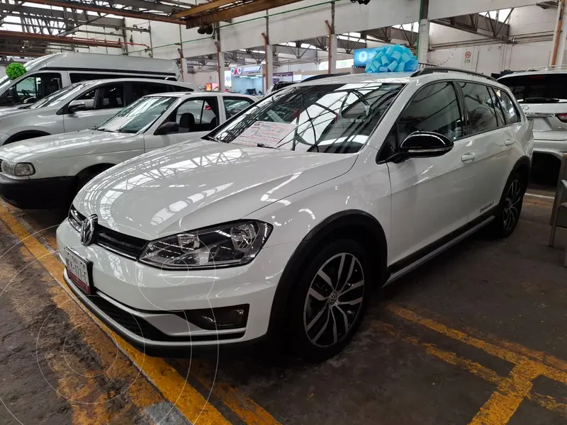 Foto Volkswagen CrossGolf 1.4L usado (2017) color Blanco financiado en mensualidades(enganche $70,000 mensualidades desde $6,300)
