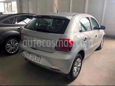 foto Volkswagen Gol Trend 5P Pack I Plus usado (2017) color Plata precio $483.000