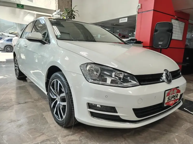 Foto Volkswagen Golf Highline DSG usado (2017) color Blanco precio $294,000