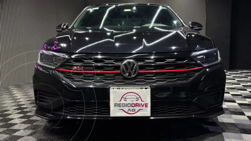 Foto Volkswagen Jetta GLI 2.0T DSG Edicion Aniversario usado (2019) color Negro Profundo precio $439,900