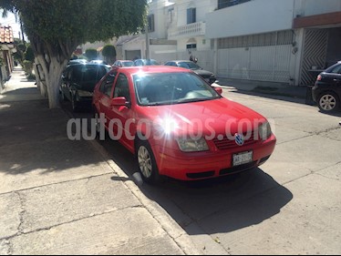 Volkswagen Jetta 2.0 usado (2002) color Rojo precio $80,000