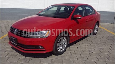 foto Volkswagen Jetta Comfortline Tiptronic usado (2015) color Rojo Tornado precio $210,000
