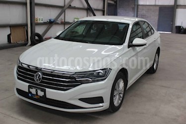 foto Volkswagen Jetta Comfortline Tiptronic usado (2019) color Blanco precio $258,900