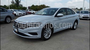 foto Volkswagen Jetta Comfortline Tiptronic usado (2019) color Plata precio $258,900