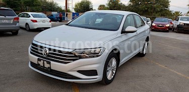 foto Volkswagen Jetta Comfortline usado (2019) color Plata precio $259,900