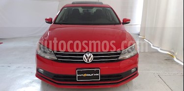 foto Volkswagen Jetta Comfortline usado (2016) color Rojo Tornado precio $206,000