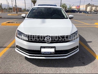 Foto venta Auto usado Volkswagen Jetta Comfortline (2017) color Blanco precio $215,000