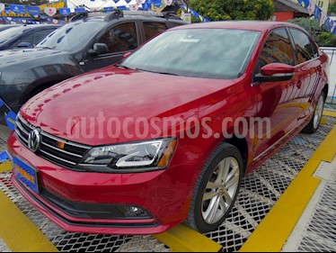 Foto venta Carro usado Volkswagen Jetta Highline 2.5L Aut (2017) color Rojo precio $51.900.000