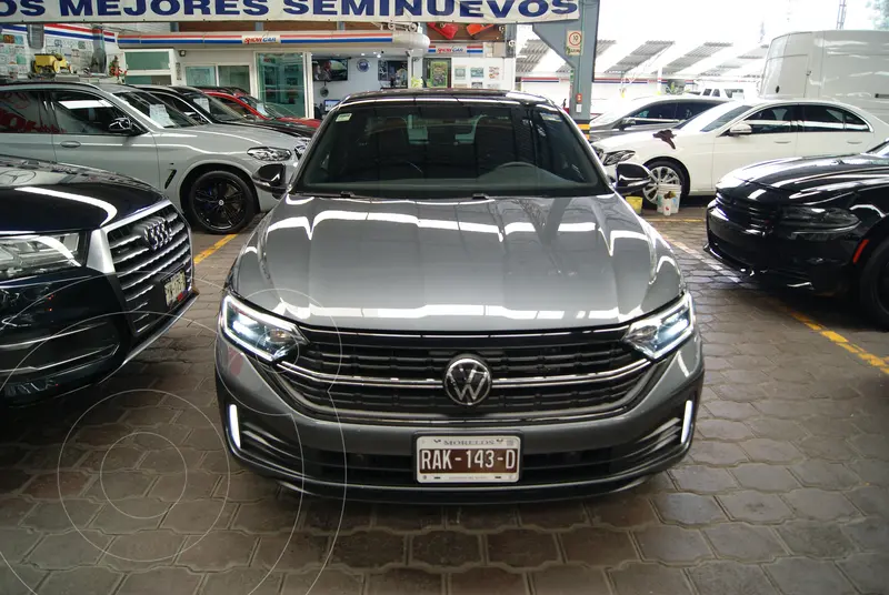 Foto Volkswagen Jetta Sportline usado (2023) color Gris precio $445,000