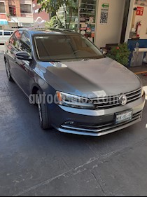 foto Volkswagen Jetta Comfortline Tiptronic usado (2016) color Gris precio $225,000