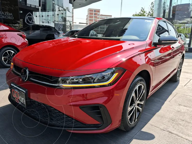Foto Volkswagen Jetta Sportline usado (2025) color ROJO KINGS precio $440,000