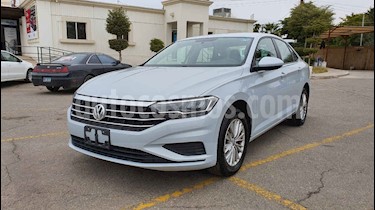 foto Volkswagen Jetta Comfortline Tiptronic usado (2019) color Plata precio $249,800