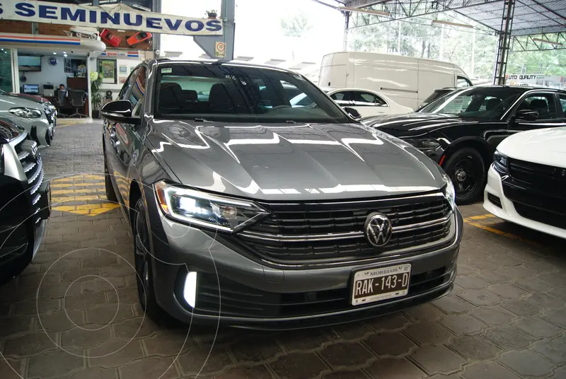 Foto Volkswagen Jetta Sportline usado (2023) color Gris financiado en mensualidades(enganche $149,450 mensualidades desde $6,820)