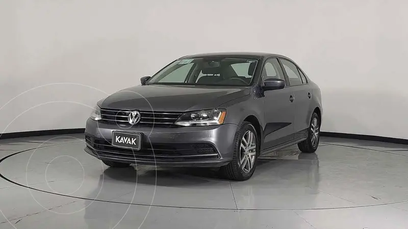 Foto Volkswagen Jetta Trendline usado (2018) color Negro precio $241,999