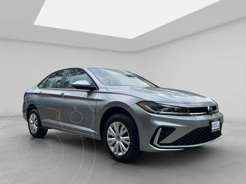 Foto Volkswagen Jetta Trendline usado (2025) color plateado financiado en mensualidades(enganche $103,278 mensualidades desde $9,416)
