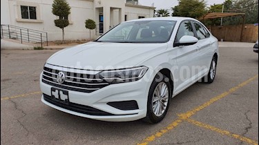 foto Volkswagen Jetta Comfortline Tiptronic usado (2019) color Blanco precio $249,800