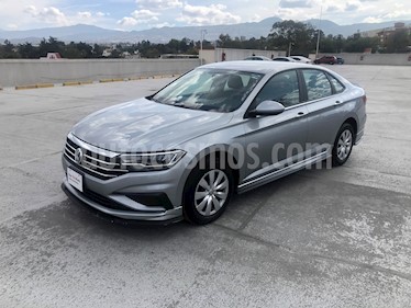 Volkswagen Jetta Trendline Tiptronic usado (2019) color Gris Platino precio $300,001