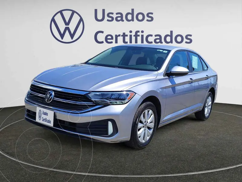 Foto Volkswagen Jetta Comfortline usado (2024) color Plata financiado en mensualidades(enganche $92,650 mensualidades desde $7,088)