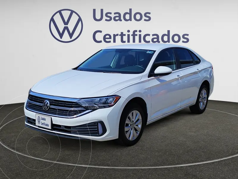 Foto Volkswagen Jetta Comfortline usado (2023) color Blanco precio $380,900