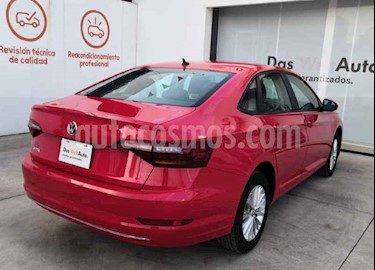foto Volkswagen Jetta Comfortline Tiptronic usado (2019) color Rojo precio $316,990