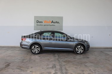 foto Volkswagen Jetta Highline Tiptronic usado (2019) color Gris precio $395,000