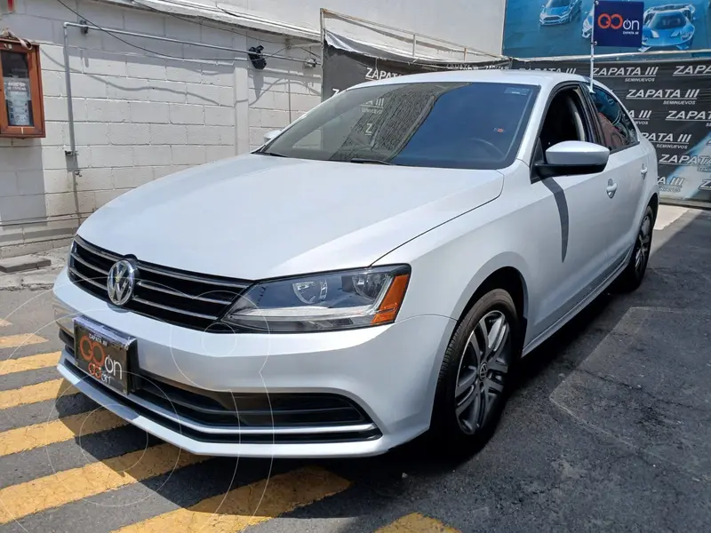 Foto Volkswagen Jetta Trendline Tiptronic usado (2018) color Gris precio $265,000