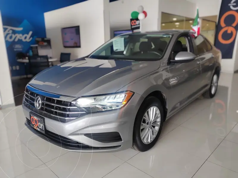 Foto Volkswagen Jetta Comfortline usado (2021) color plateado precio $380,000